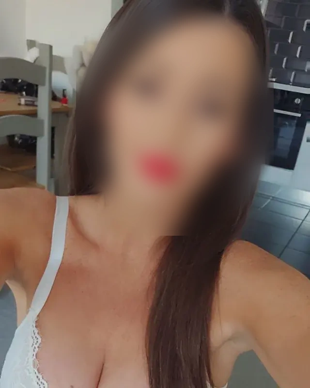 Manon - Image 2